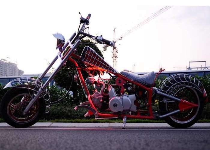 Νομική μοτοσικλέτα οδών ύφους 50cc σπάιντερμαν, δεξαμενή μπαταριών 3L μπαλτάδων 12V του Harley συνήθειας